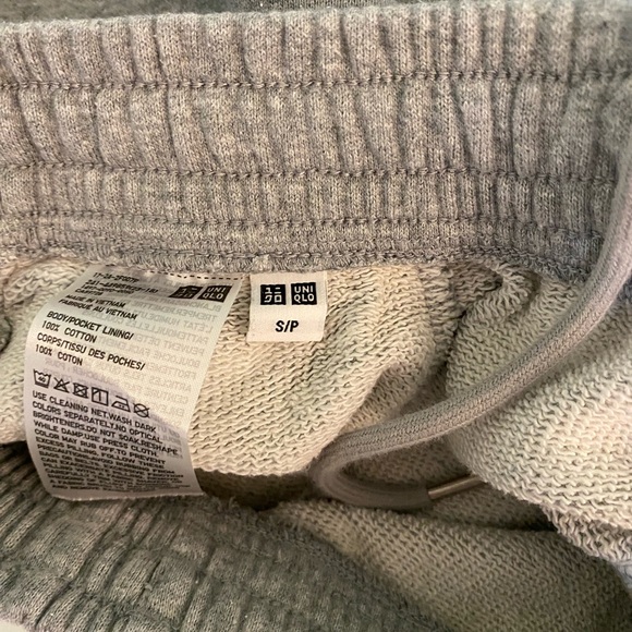 Uniqlo Women's Grey Sweatpants - Picture 3 of 5